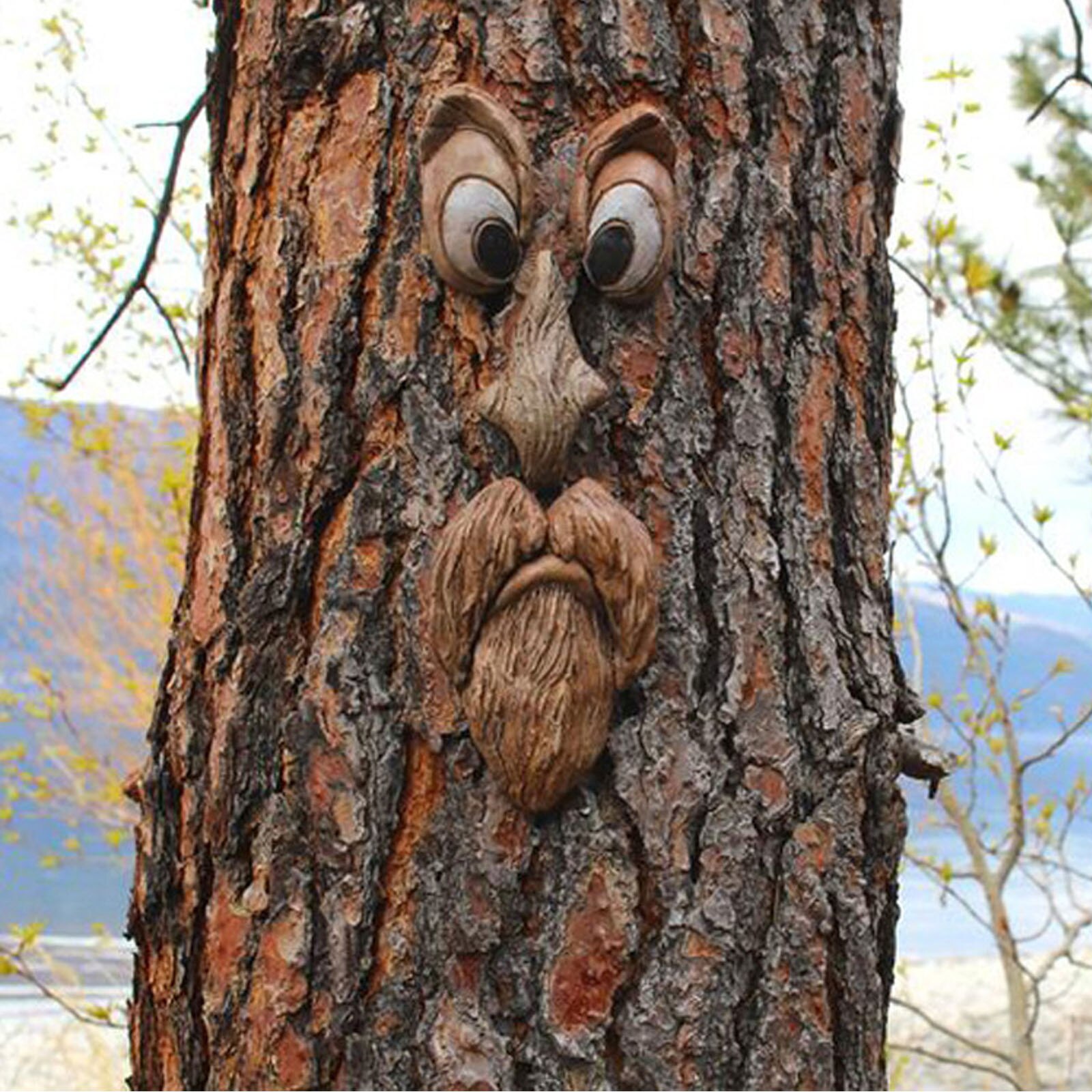 Træ ansigter indretning påske dekorationer gammel mand træ ansigt skulptur bark ansigtstræk have kigger gård kunst udendørs dekoration