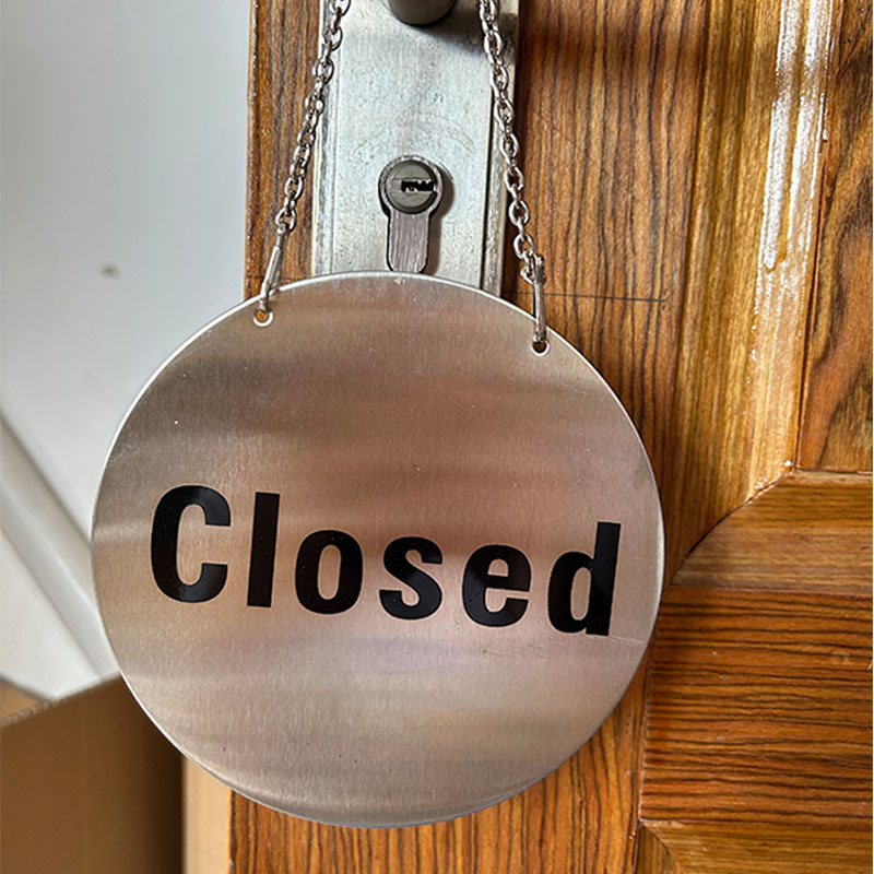 Double Sided Open and Closed Door Sign Business Sign Rustic Door Hanger Wood for Restaurant Coffee Shop Front Door Porch