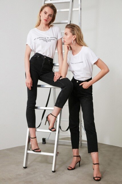 Trendyol High Bel Straight Jeans TWOAW21JE0079: Black / 32