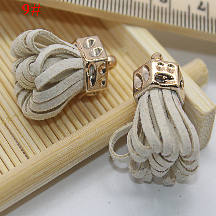 Pendentif pompon Vintage en cuir suédé de 25mm, pour bricolage, résultats de bijoux artisanaux, boucles d&#39;oreilles, accessoires, ornements porte-clés, 10 pièces/lot: Beige
