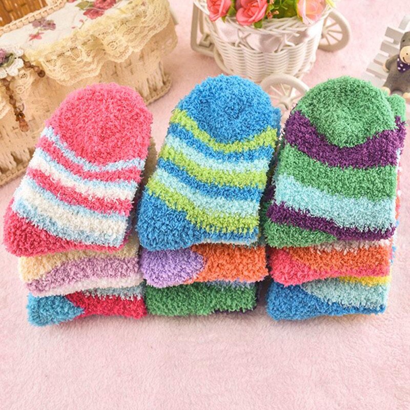 Meias para bebês meninos e meninas 4 tamanhos de inverno para manter o aquecimento coral da moda e doce cores de doce