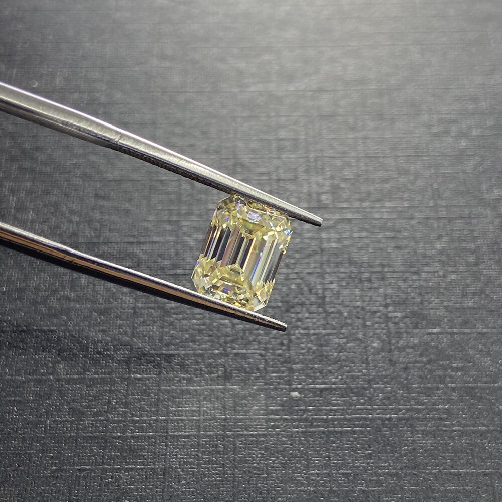 China Meixidian 4*6 MM 0.5 Carat VVS Emerald Cut Gemstone With GRA Certificate Yellow Moissanite Diamonds