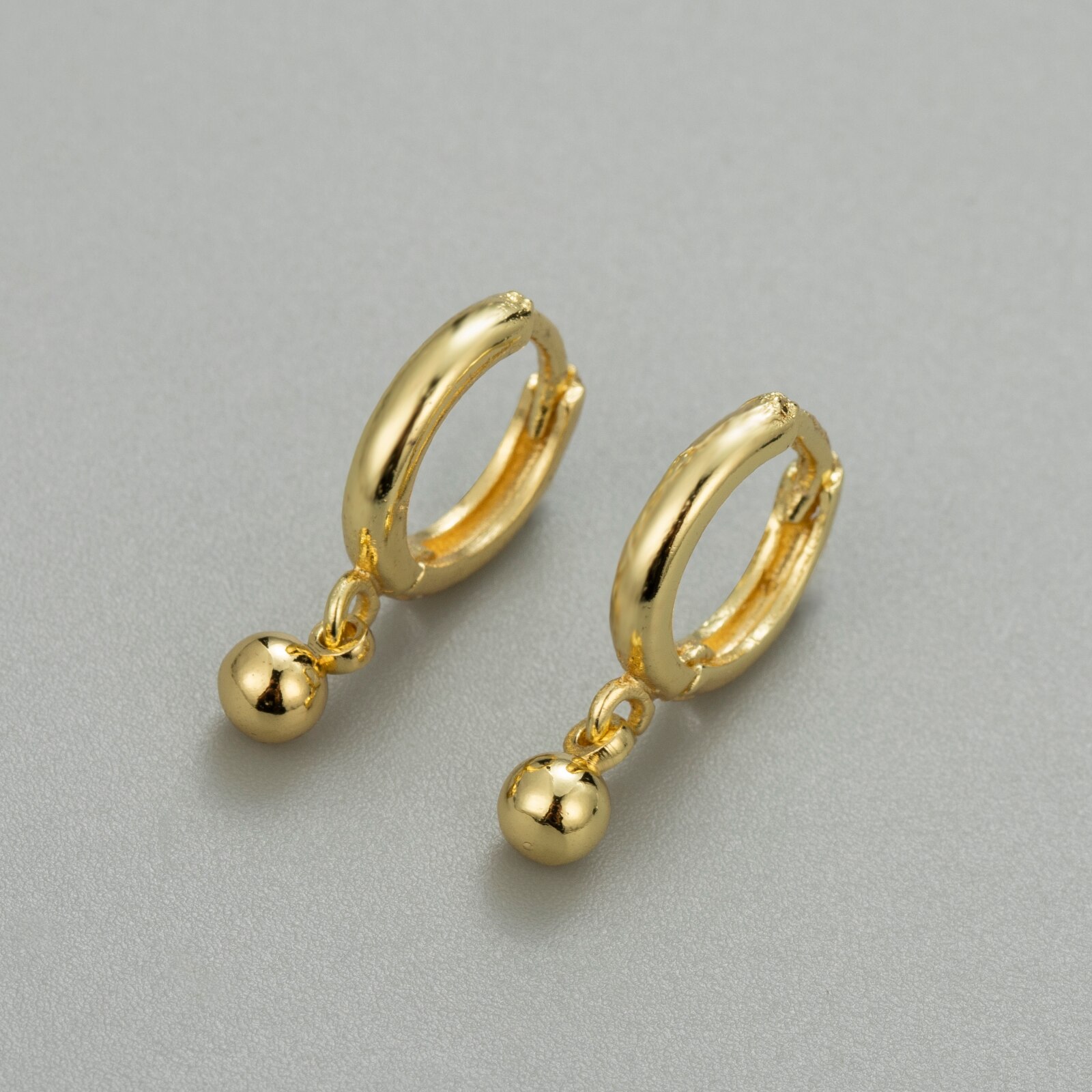 Sipengjel moda coreano pérola pingente brincos para as mulheres redondo grânulo pequeno hoop brincos de jóias de casamento presente: 1594 GOLD