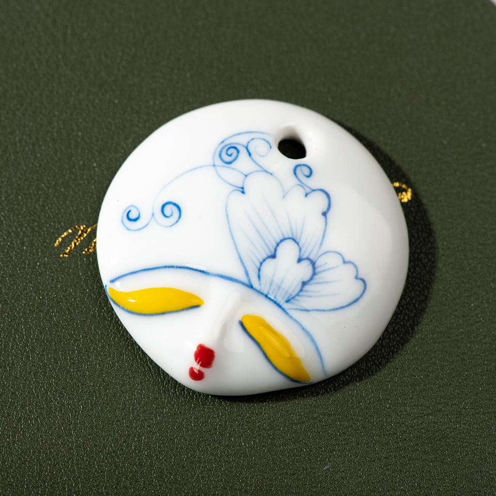 Ciondolo in ceramica per il viso dipinto a mano blu e bianco Vintage ▾ porcellana bianca ad alta temperatura accessori fai da te perline Z015: bianca