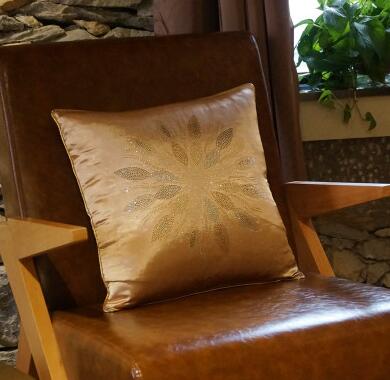 Coussin en velours avec strass noirs, oreiller de luxe, pour canapé, voiture, diamant: Violet