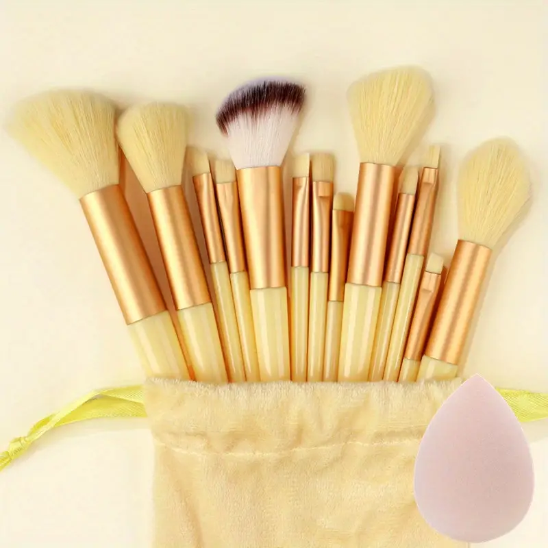 13PCS Makeup Brush Set Soft Fluffy Eye Shadow Foundation Blush Highlighter Concealer Brush Female Beauty Tool Christmas: light yellow