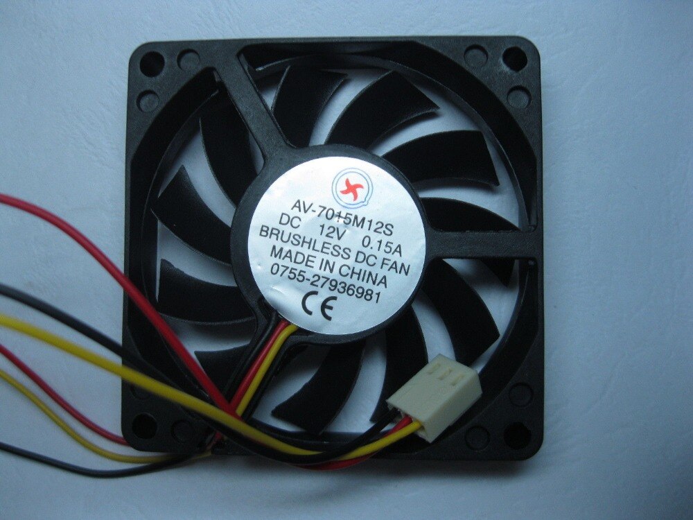 1 stks Borstelloze DC Cooling Fan 11 Blade 7015 s 12 v 70x70x15mm 3 draad