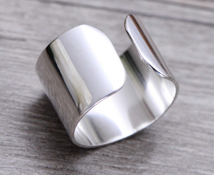 Einfache Stil Echt Silber Farbe Glatte Ringe für Frauen Hochzeit Schmuck Große Antike Finger Ringe Anelli