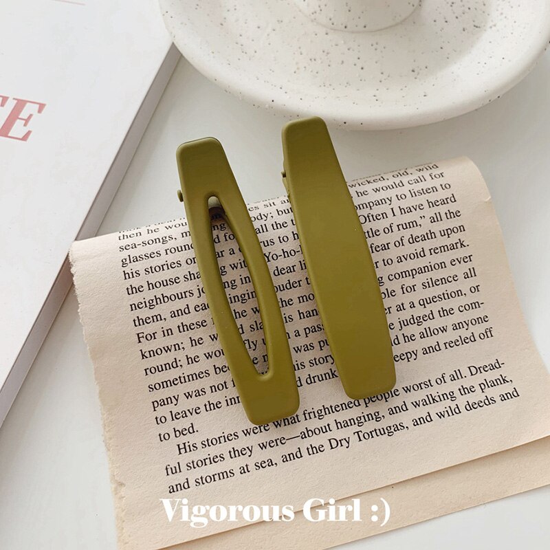 2PC Korea Macaron Color Hair Clips Acrylic Barrettes Geometric Hollow Matte Hair Clips For Girls Women Hair Accessories: 2pc Green clip