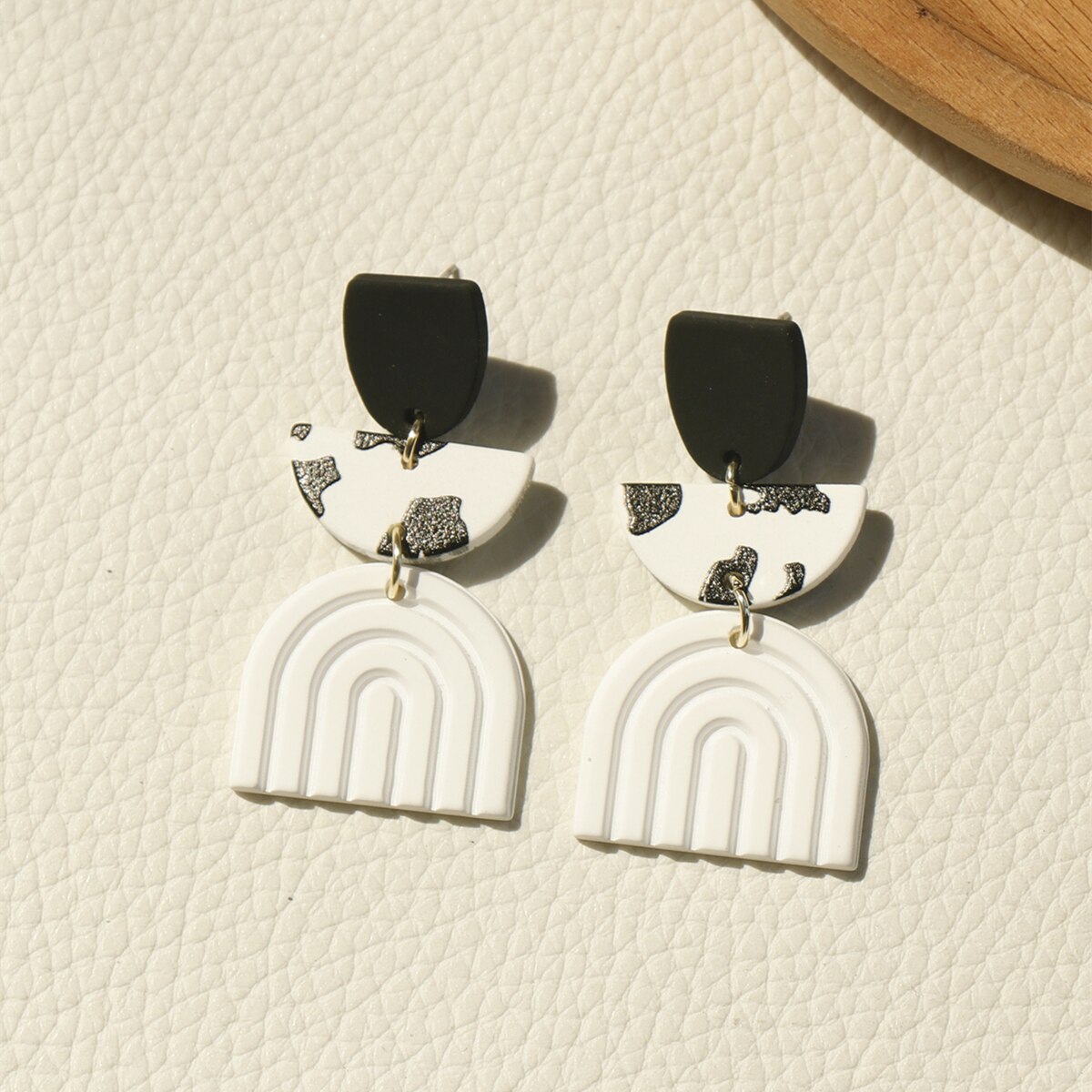 Classic Black White Large Geometric Acrylic Earrings for Women Irregular Exaggeration Long Earring Jewelry Pendientes: 1533