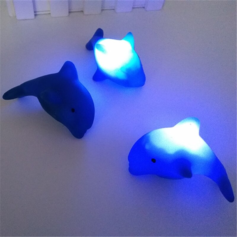 1pc baby vann blinkende flytende delfiner barn automatisk led lyser opp strand leke lys leker for barn bad bad bad svømme