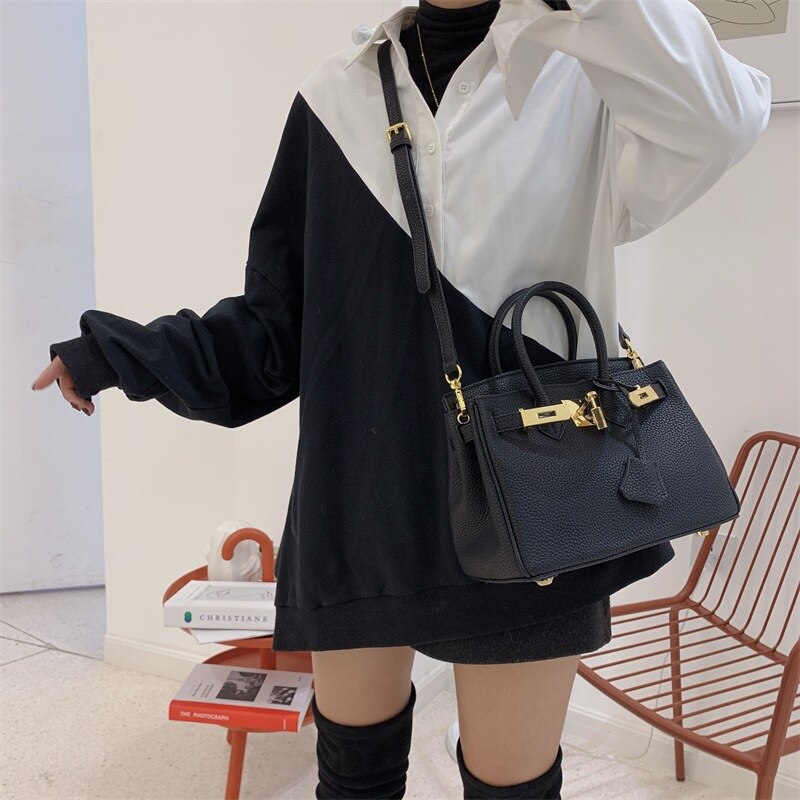 litchi pattern platinum bag 30cm buckle handbag Boutique foreign trade popular single shoulder bag 25cm spot: Black Trumpet