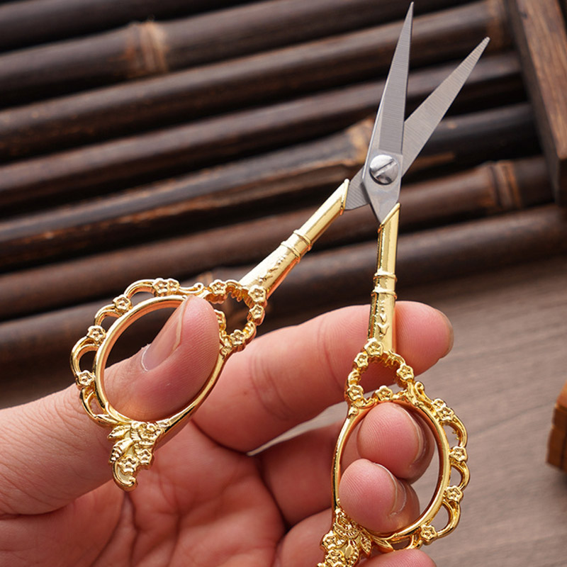 Retro klassieke kleermakersschaar, handwerkschaar, huishoudschaar, kleermakersschaar, stofschaar, naaischaar, stofschaar, naaigaren, duurzame roestvrijstalen schaar