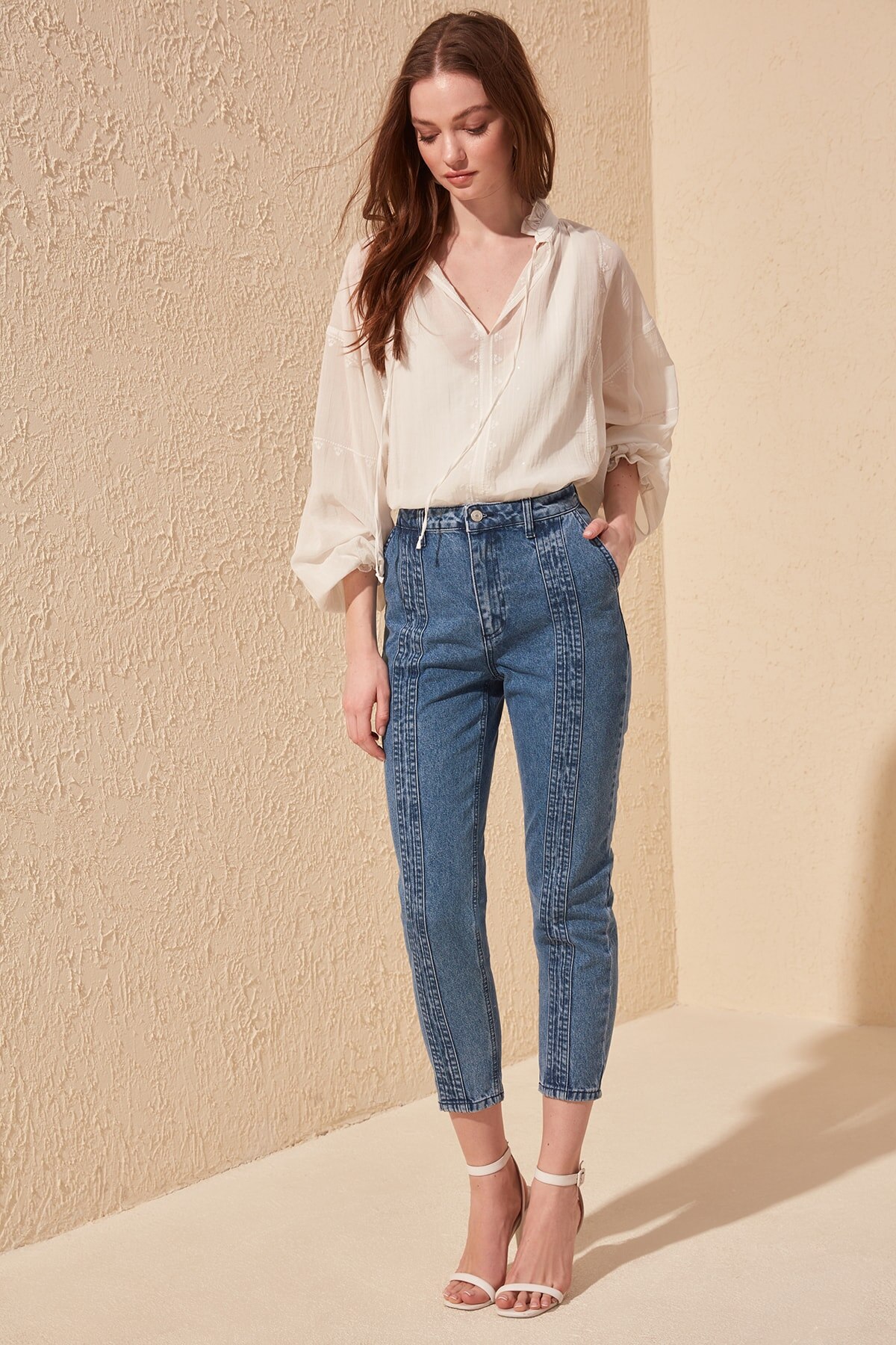 Trendyol Stitch Detail High Bel Mom Jeans TWOSS20JE0155