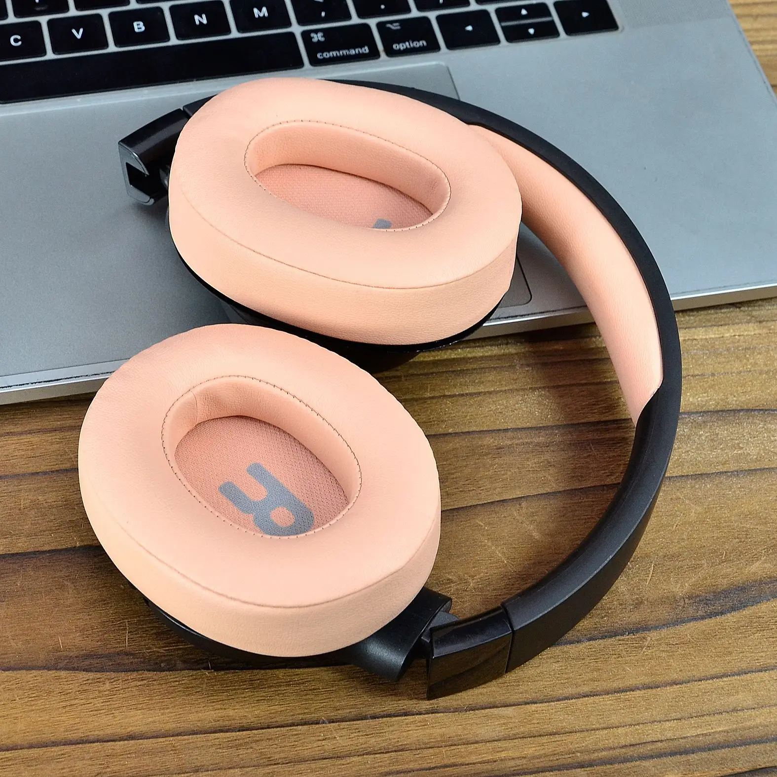 Cuscinetti di ricambio per cuffie JBL Tune 700(700BT)/710(710BT)/720(720BT)/750(750BT,750BTNC)/760(760NC)/770(770NC)