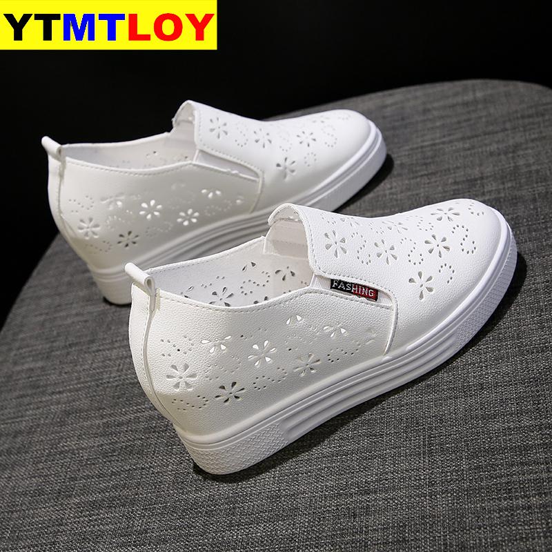 Platåsneakers svart vit dolda kilklackar sneakers fritidsskor kvinna höga platåskor kvinnors höga klackar kilklackar