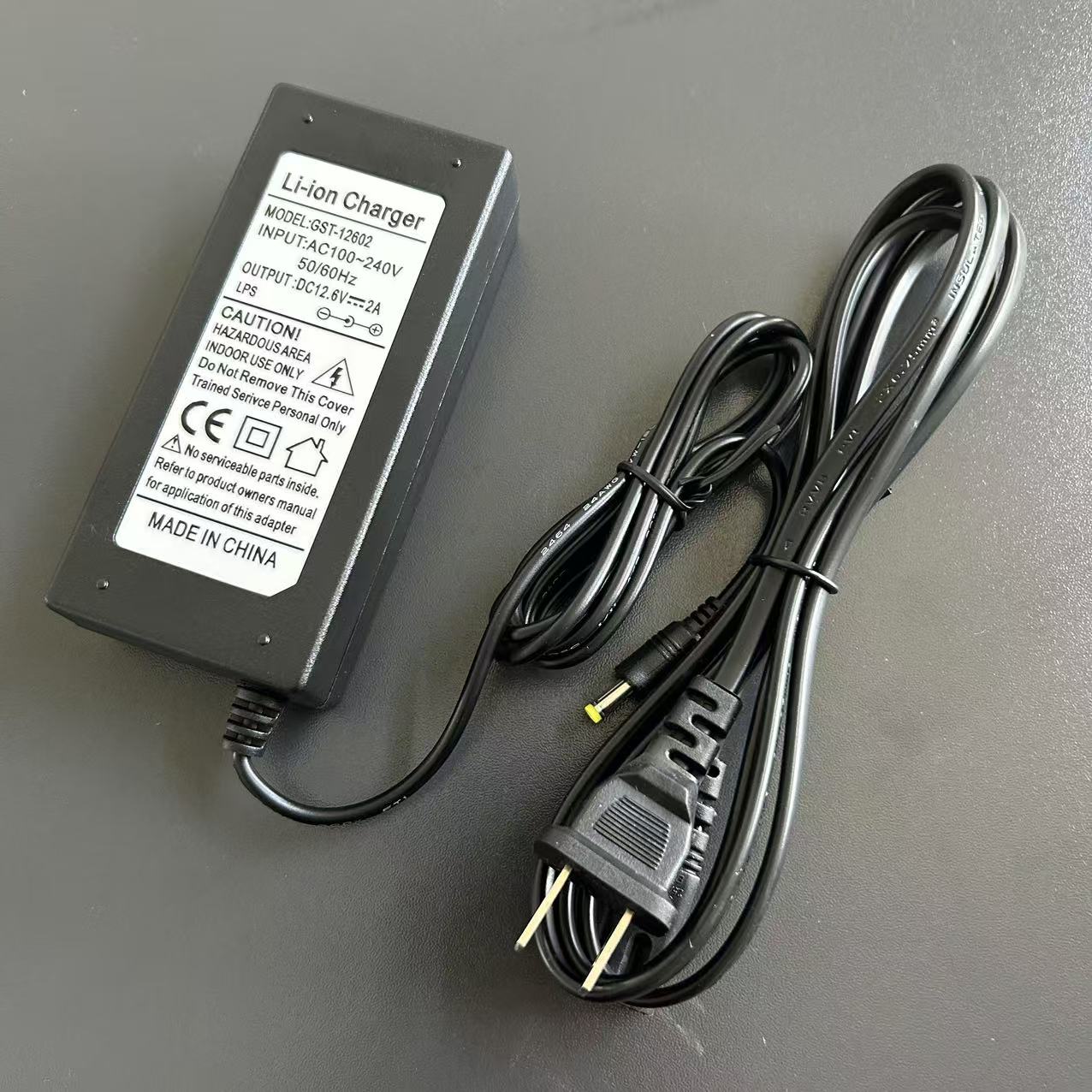 Ładowarka sieciowa do akumulatora FFLBT-40 View 1 M7 M5 spawarka światłowodowa 12,6 V 1,8 A
