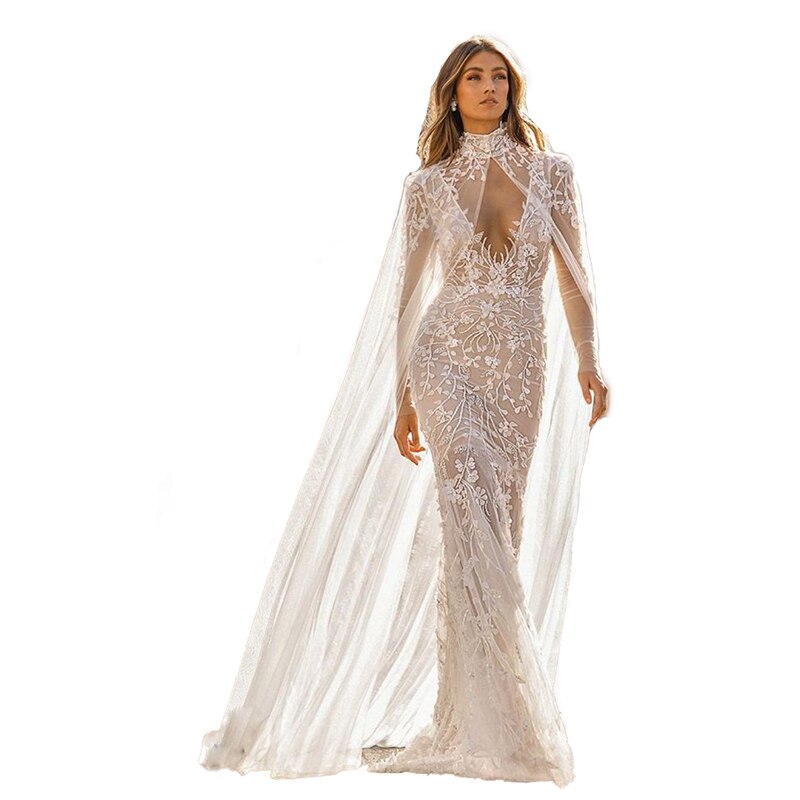 Vestido de noiva estilo capa com apliques em rendas brancas e marfim