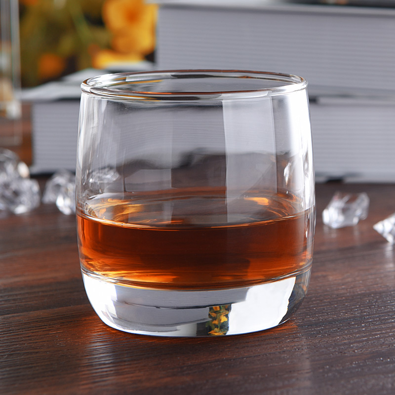 Runda, tjocka basen av klart glas, glasviskeydrinkkoppar, set  of 2