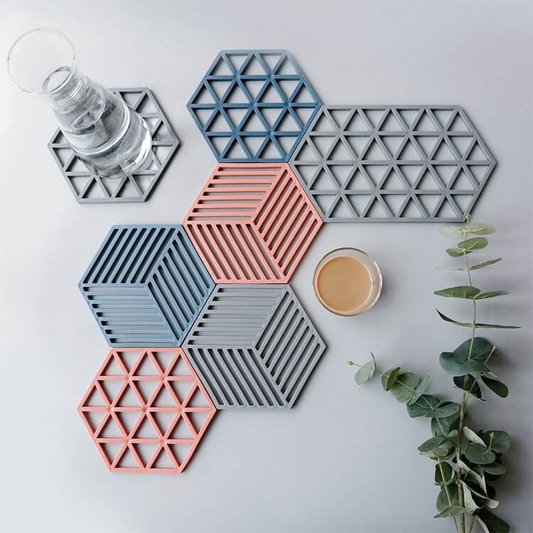 Nordisk stil blått rött rutnät hexagon form silikon koppmatta halksäker isoleringsplatta heminredning köksredskap för kruka tallrik kopp skål
