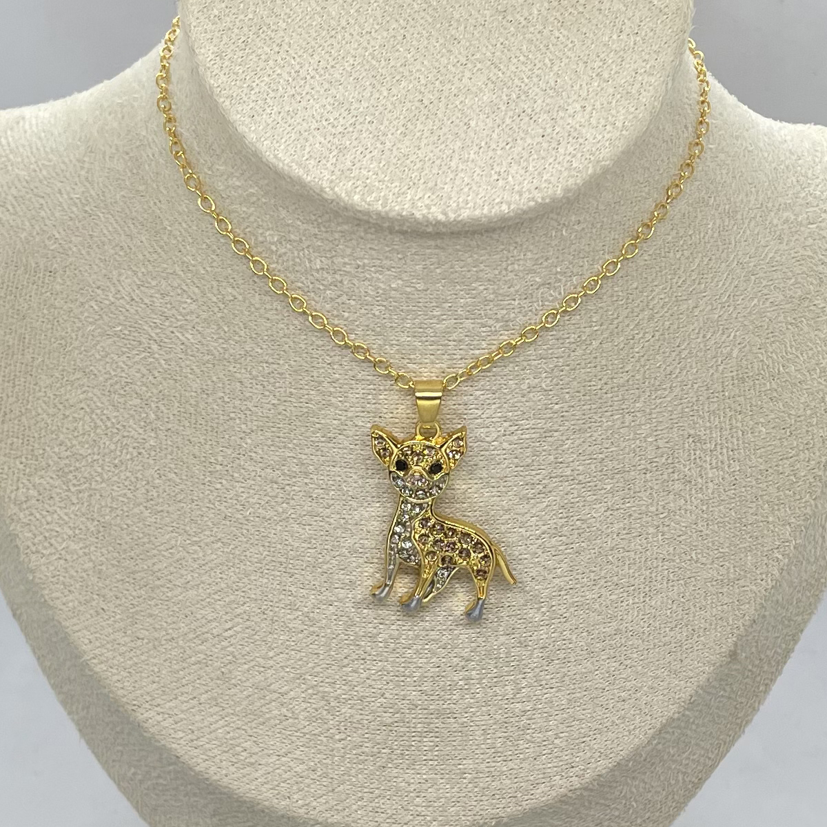 Collar con colgante de Chihuahua dorado bonito y para mujer, exquisitos accesorios de joyería para cachorros, de vacaciones para amantes de los perros