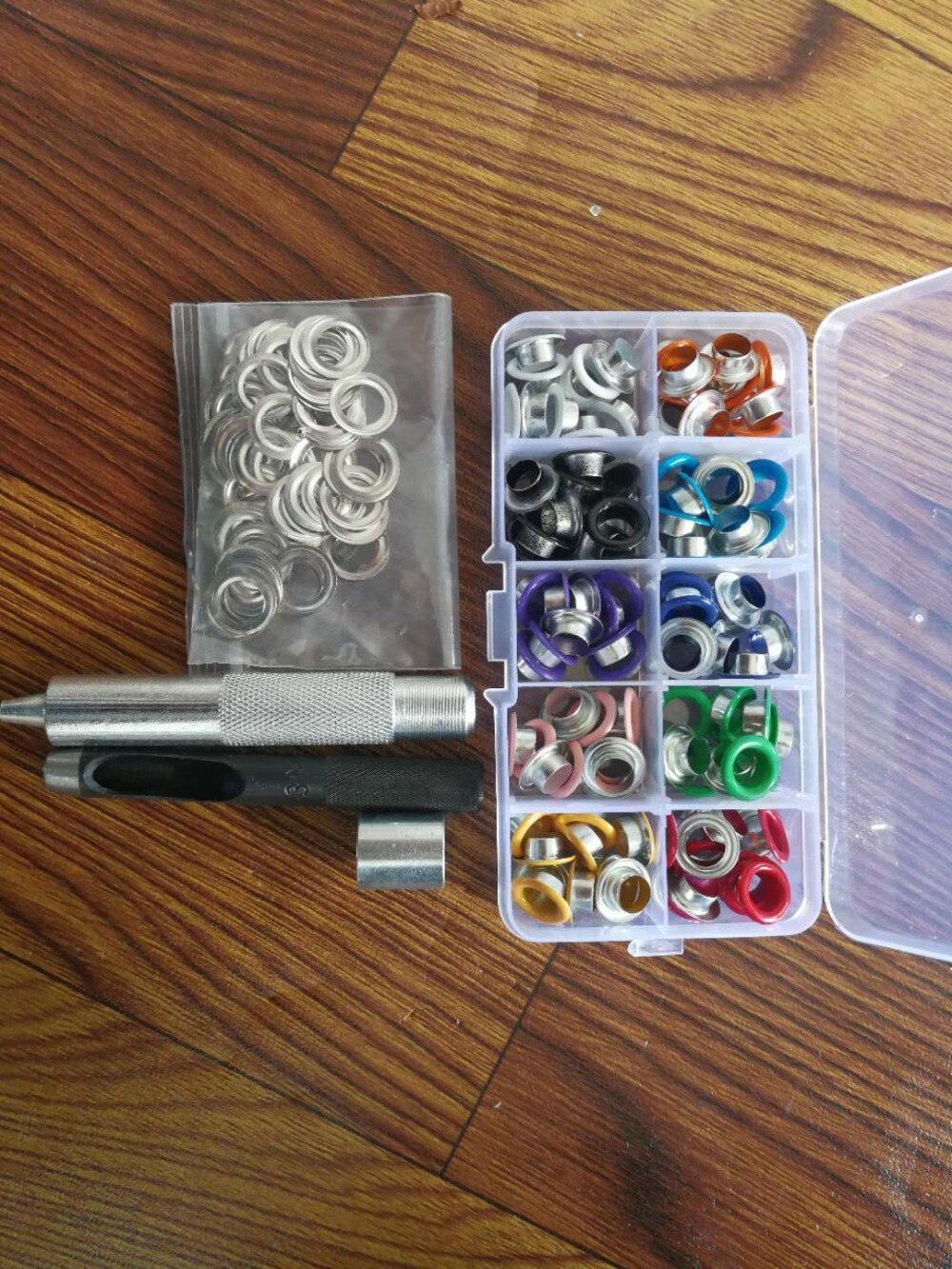 100pcs/box 5 6 8 10mm Eyelet Mixed 10 Color Spray Metal eyelets for Scrapbooking DIY embelishment garment clothes+Eyelets Tool