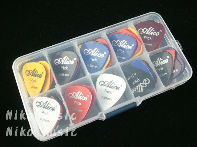50 stk akustiske elektriske guitar picks plektre  + 1 plastic picks box case