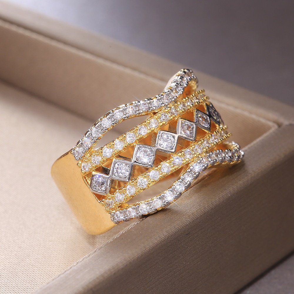 Huitan Luxury Gold/Silver Color Women Wedding Ring Micro Paved CZ Stone Shine Noble Female Statement Jewelry Style