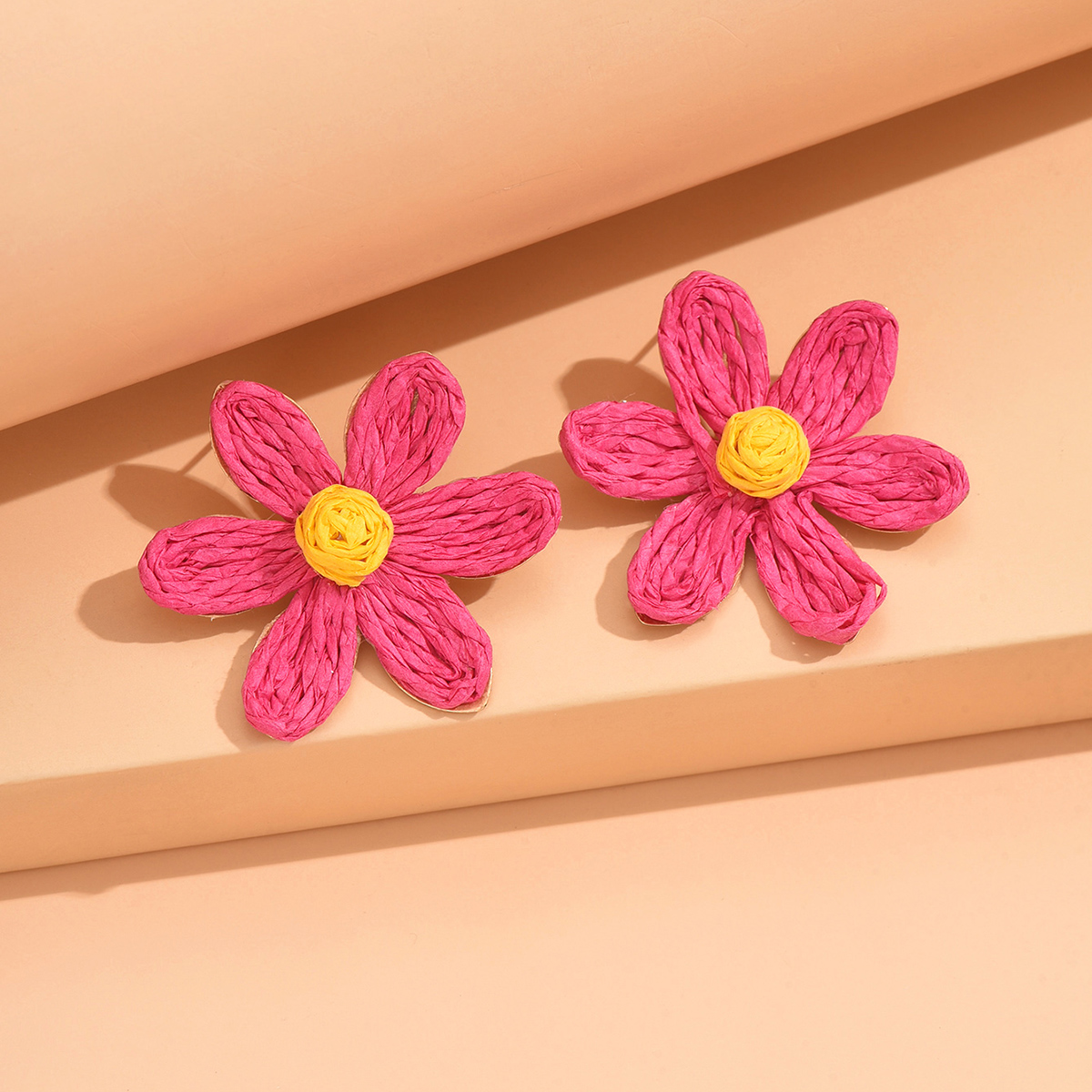 Bonitos pendientes de girasol tejidos hechos a mano, pendientes de flor de rafia para mujer, joyería para vacaciones en la playa, accesorios de: Color dorado
