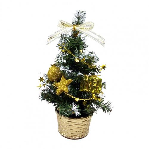 Kerstkaart met leuke hoge kerstboom met ballen