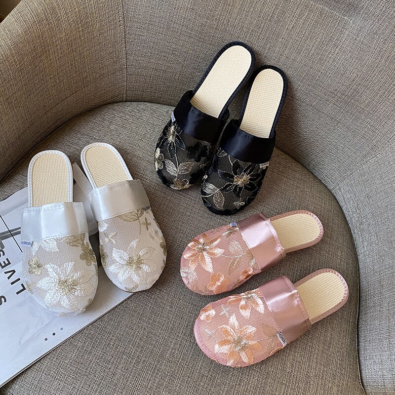 Slippers Voor Vrouwen Vrouwelijke Muilezels Schoenen Platte Mode Borduurwerk Ronde Neus Zomer Schoenen Vrouw Slides Zwart Plus Size 40