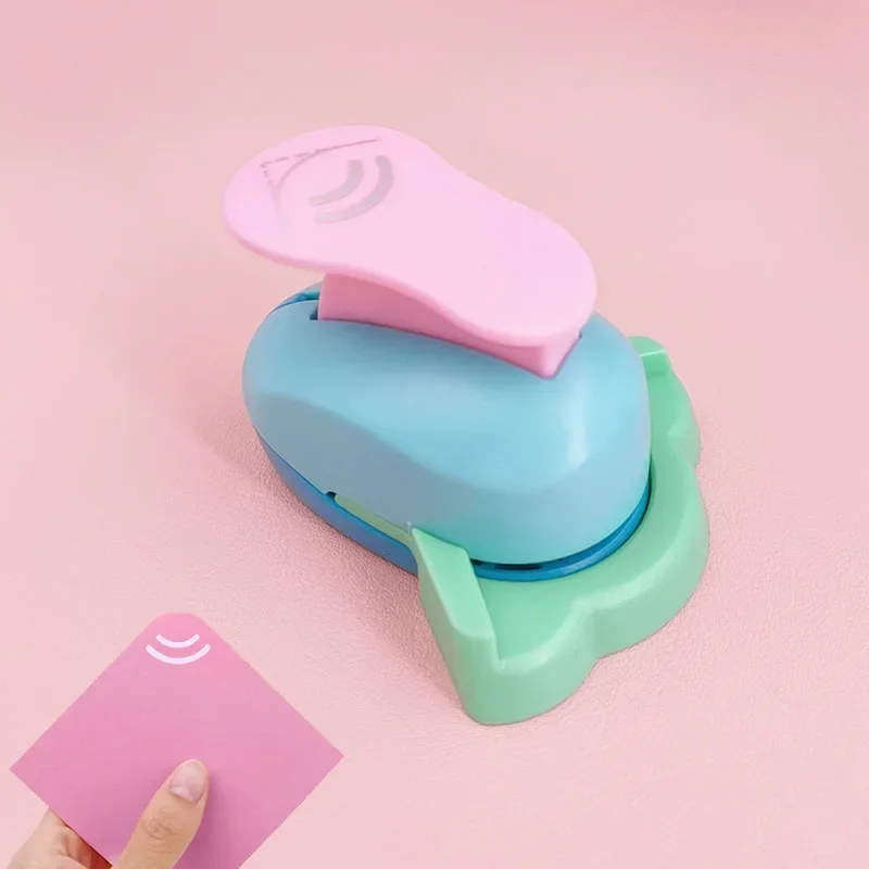 Gjør-det-selv hjørnestanser pregepapir hjørnekutter håndverksklipper hullstanser for utklippsbok papirhåndverk hullstanser: Brun