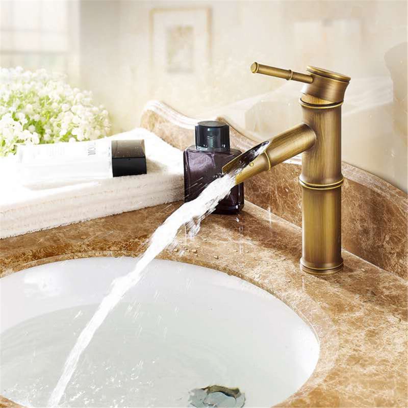 Håndvaskarmatur guld og hvidt vandfaldsarmatur messing badeværelseshane badeværelsesvaskarmatur til blandingsbatteri og koldvaskarmatur