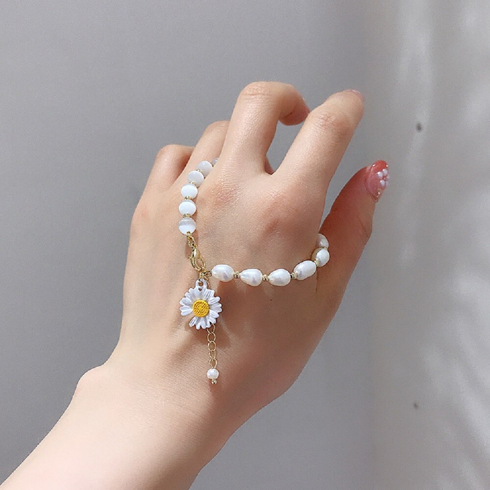 Koreaanse Ovale Parel Opaal Kleine Daisy Bloem Armbanden Voor Vrouwen Sieraden Verstelbare Eenvoudige Armbanden Sieraden