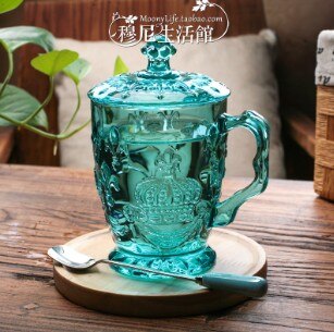 Präglat glas kopp bältesskydd glas hushåll blyfri kristall blomma te kopp kung hatt präglad glas lock mugg kopp: Grön