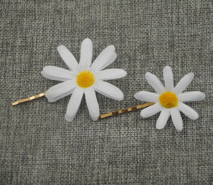 Fresh White Daisy Hair Pins Artificial Fabric Flowers Clips for Women Accessories Bride Jewelry Bridal Head Piece Party Headwear: 2 size white DFA212