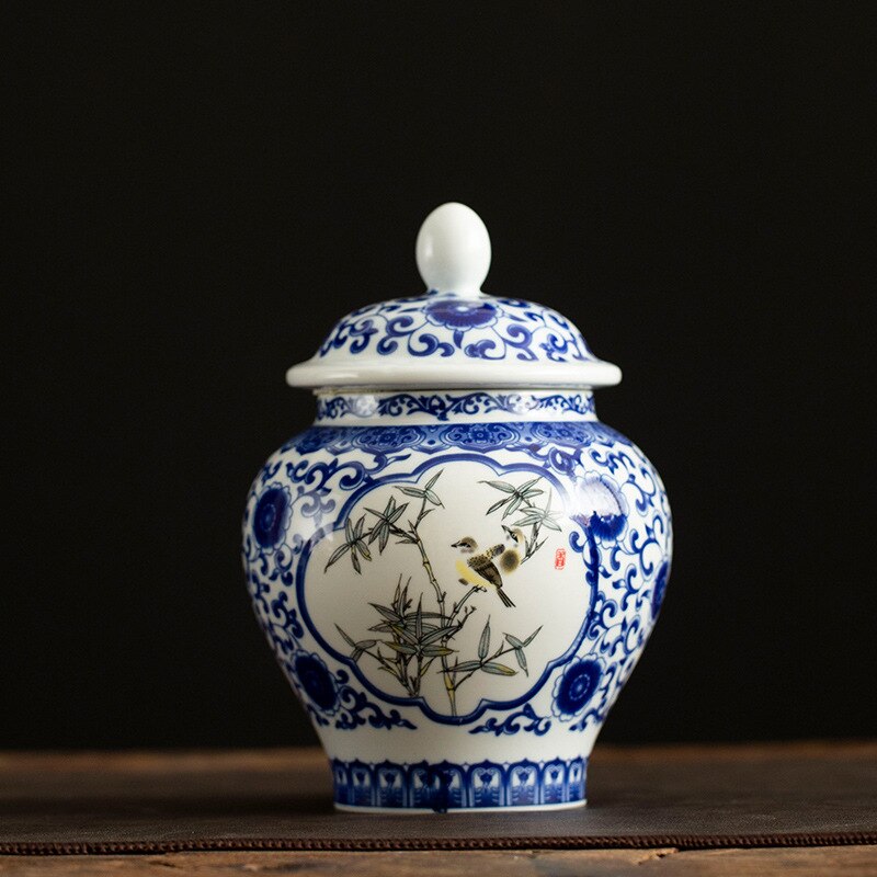 Ceramic General Blue and White Porcelain Large Tea Pot Half A Catty Sealed Pot Pu'er Bulk General Storage Tank Tea Organizer: A 900ml