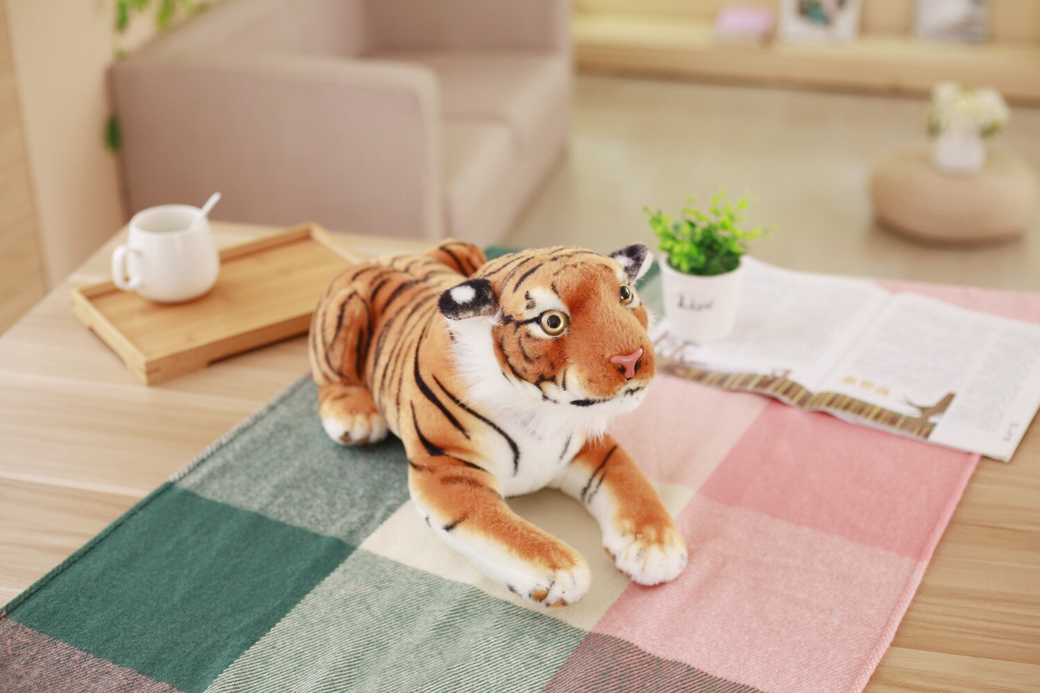 Simulering hund plysch leksak naturtrogen djur liggande hållning hund docka tiger plysch leksak barn födelsedag: B