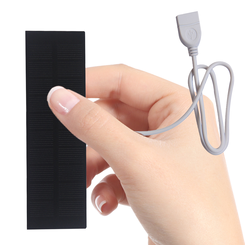 Mini powerbank z panelem słonecznym, przenośnym akumulatorem i ładowarką słoneczną usb do telefonu, wentylatora i światła