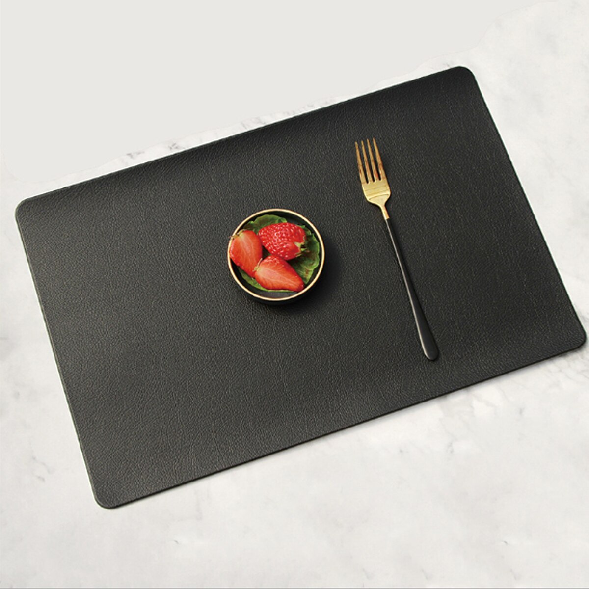 Placemat Leather Table Mats Heat Resistant Wipeable Waterproof Washable Kitchen Dining Patio Table Placemats Outdoor 30x45cm: Black