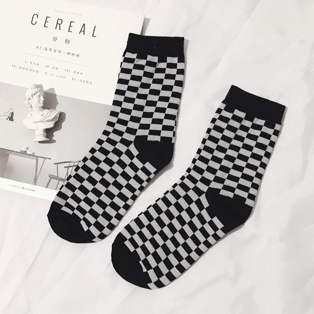 Korea Funky Checkerboard Harajuku Trend Spring Socks Unisex Geometric Checkered Socks Men Hip Hop Cotton Streetwear Novelty Sock: Black