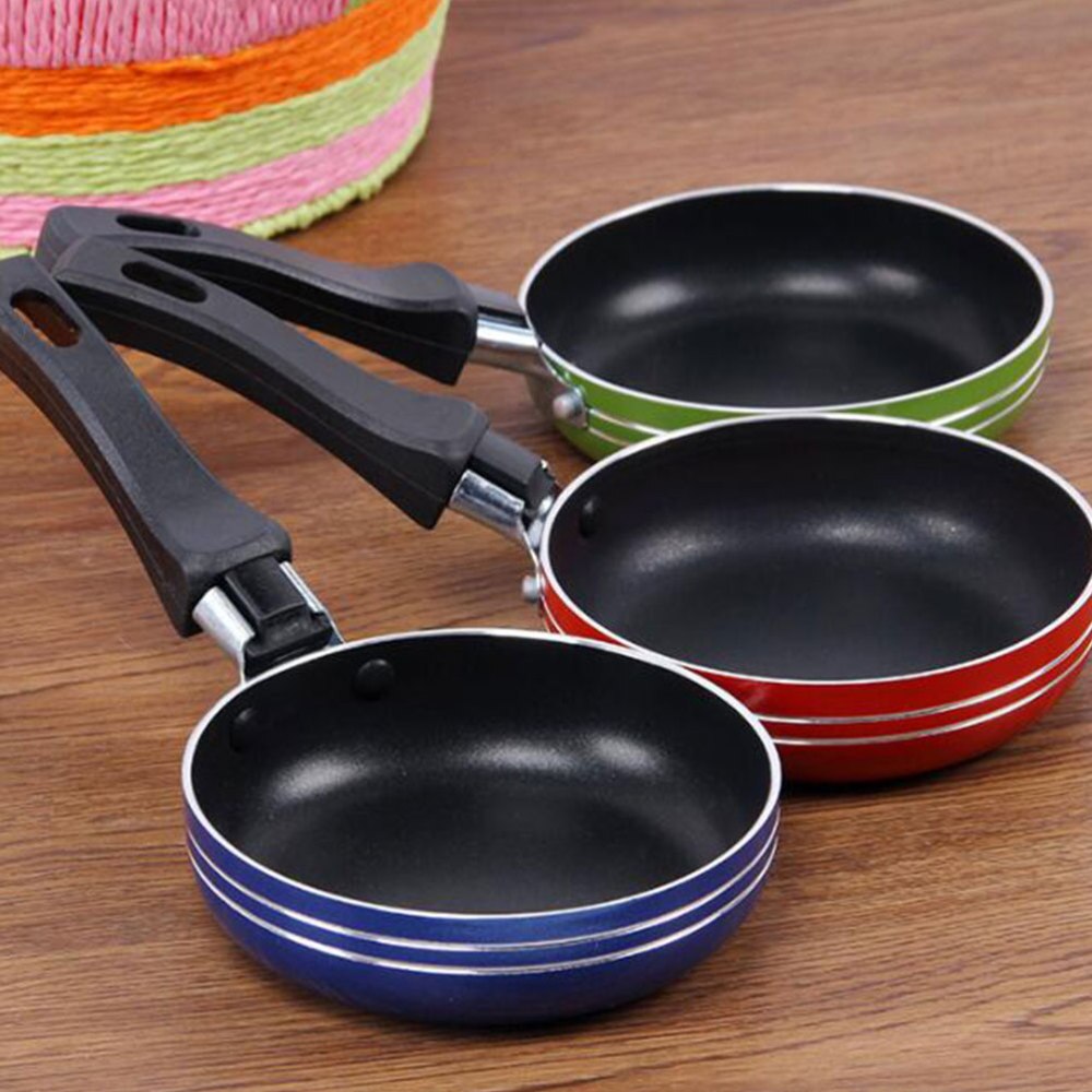 Durable Non-stick Pan Practical Frying Pan Useful Omelette Steak Pan Kitchen Gadget for Home Restaurant (Random Color)