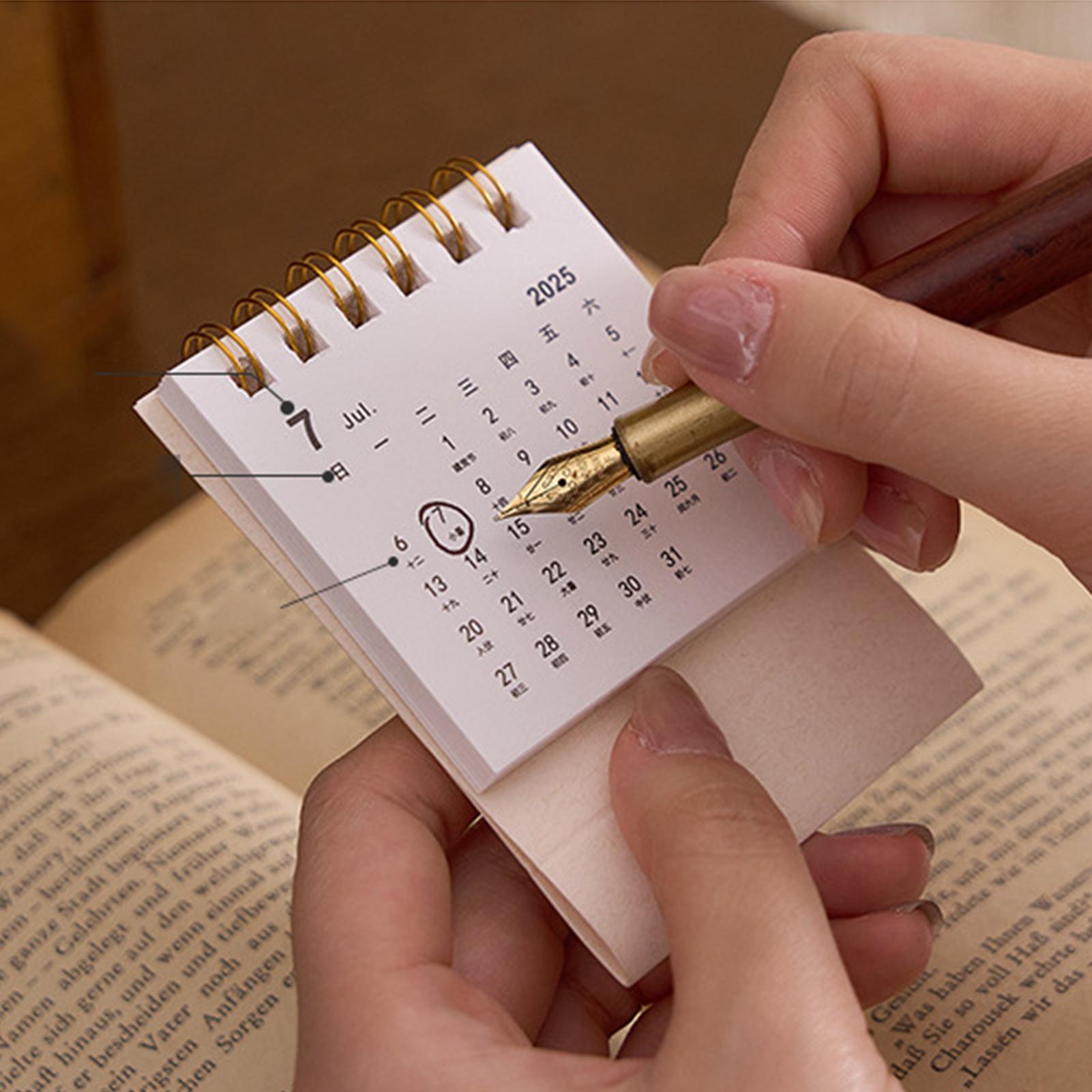 2025-2026 bureaukalender, van mei 2025 tot december 2026, kleine kalender van 20 maanden, 6,5x7x3cm papieren kleine bureaukalender kalender