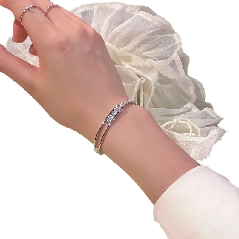 Silberne Farbe Mikro zirkon offener Armreif für Frauen koreanisches einfaches hohl vielseitiges Armbinde Hochzeits schmuck Party