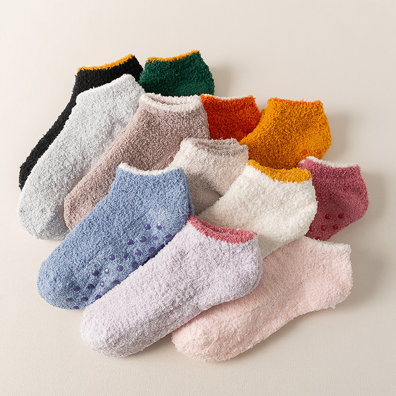 Women's Slouch Socks Women Thickened Coral Fleece Warm Indoor Floor Silicone Non-slip Invisible Cotton Boat Socks Hipster