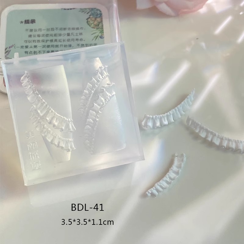 TSZS 1pc jupe mignonne dentelle sur les ongles silicone coeur arcs ruban 3D moule à ongles décorations d'art d'ongle Silicone beurre produits pour ongles: Rose