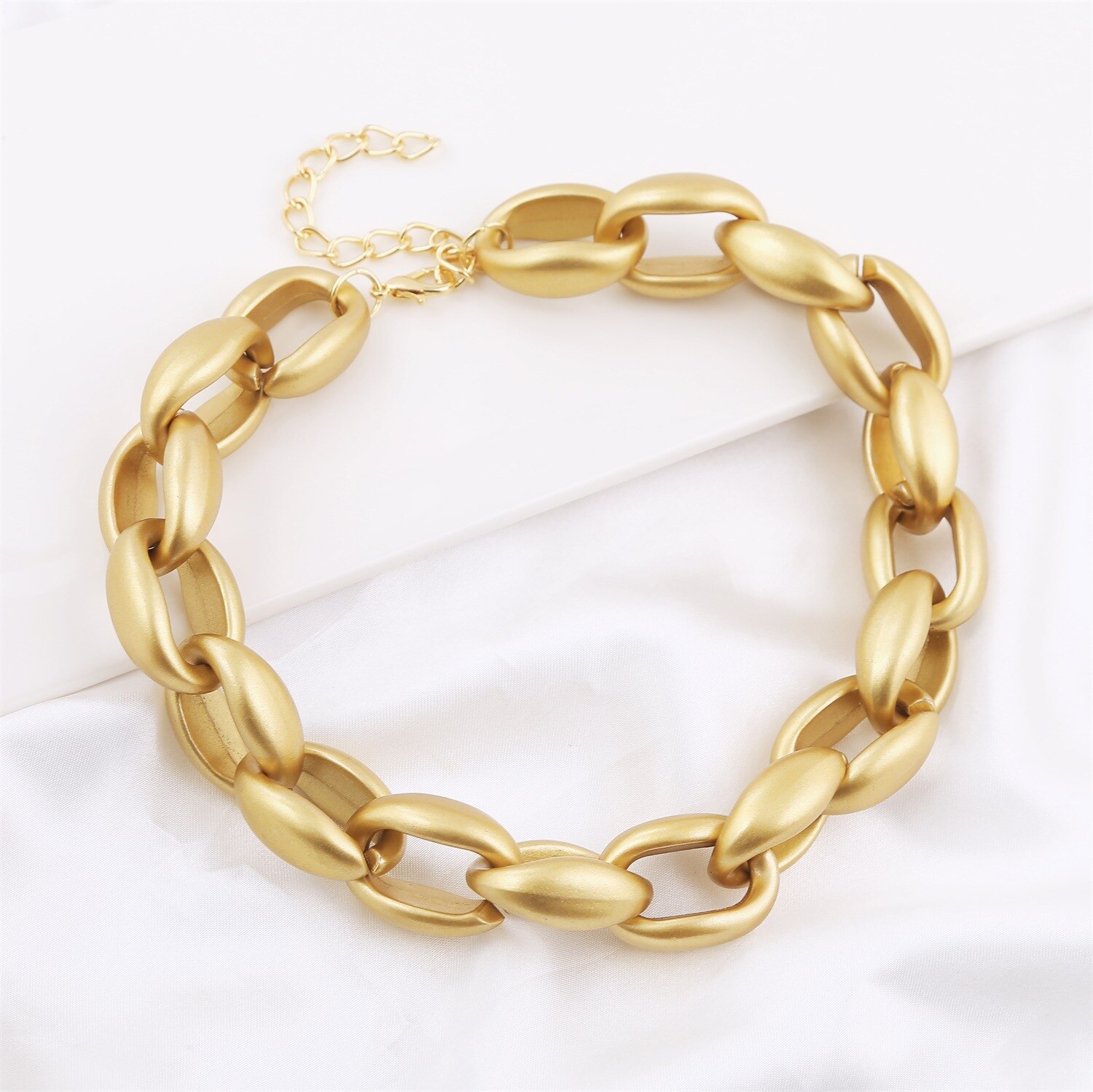 Punk Hip Hop Goldene Metall Halsband Halskette für Frauen Aussage Halsketten Gothic Kubanischen Chunky Kette Charme Halskette