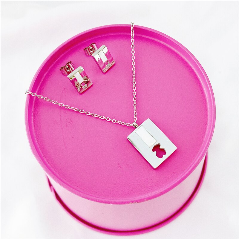 Femmes colliers en acier inoxydable bijoux boucles d'oreilles mignon ours pendentifs populaires deux couleurs peuvent choisir: Silver