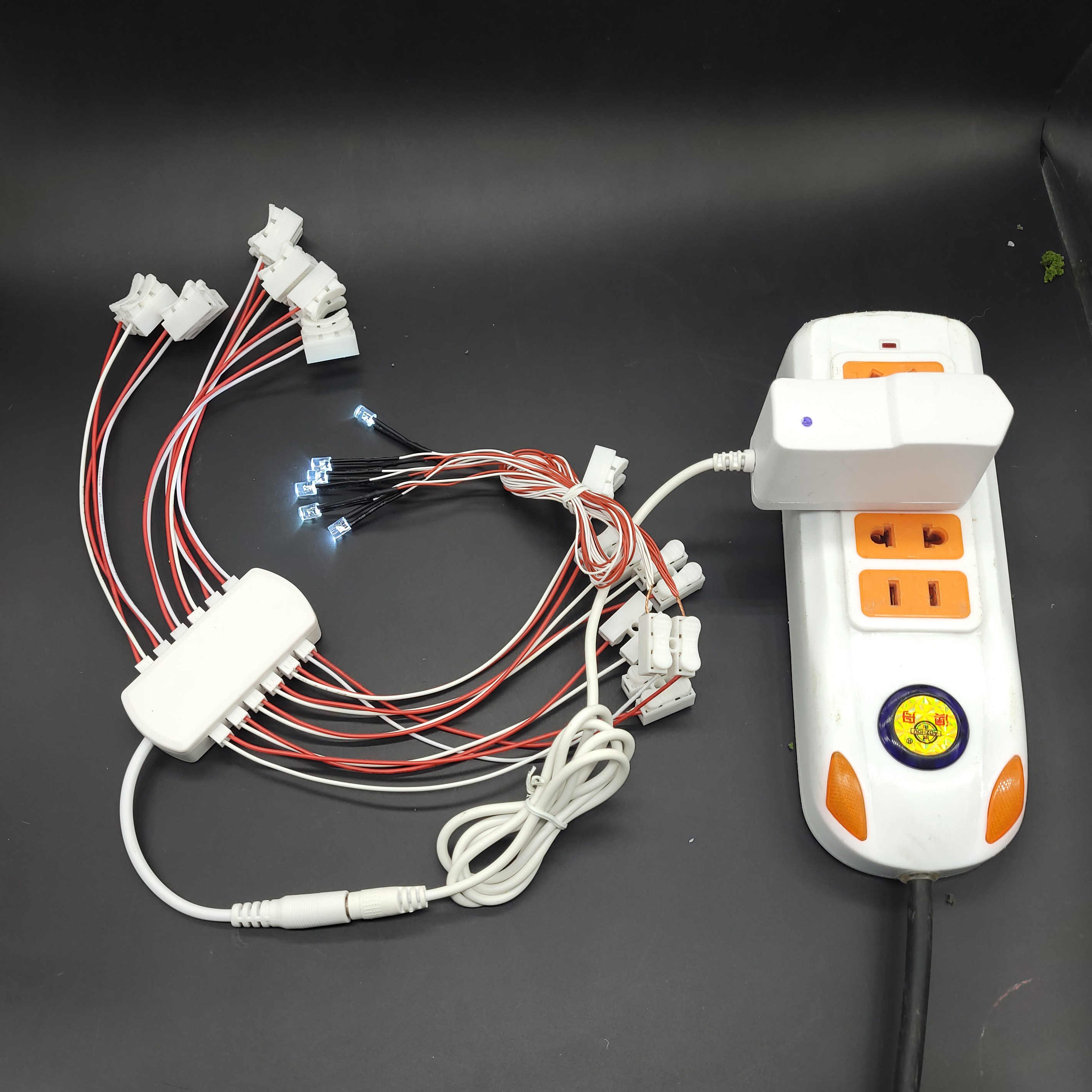 3v/12v ac/dc-adapter strømforsyning med 12 porter usb-plugg bærbar strømutgang for modelllampe/jernbane/jernbane/togbane