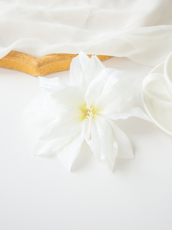 Artificial Flowers Silk Lily Festival Party Home Outdoor Garden Wedding Bridal Bouquets Room Decor DIY Box Garland Hotsale: WHITE